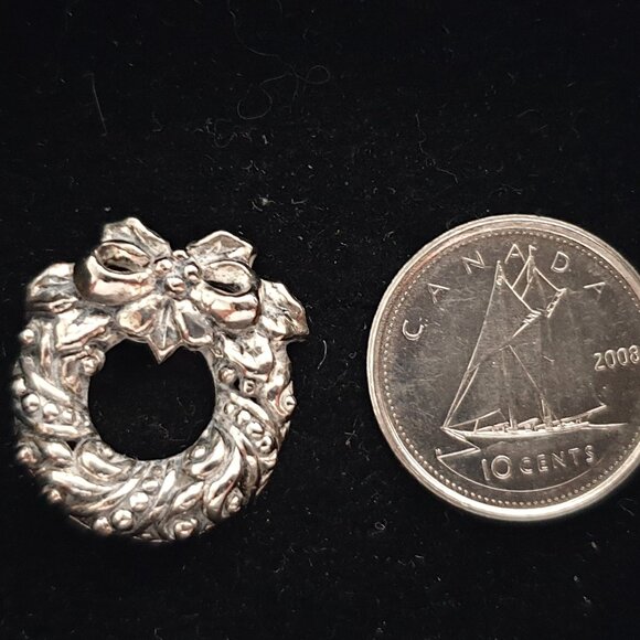 Lovely Vintage 925 Sterling Silver Wreath Solid Stud Earrings - Picture 8 of 11